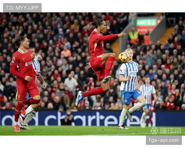 范戴克携手科纳特筑起钢铁防线,助球队强势反弹登顶联赛榜首 范戴克携手科纳特筑起钢铁防线,助球队强势反弹登顶联赛榜首